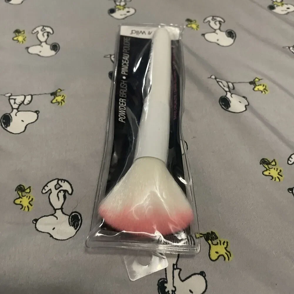 Wet \n\ Wild powder brush